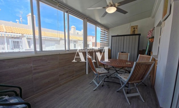 Alquiler a largo plazo - Ático - Torrevieja - Playa del Cura