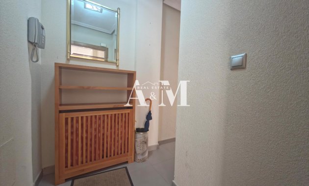 Alquiler a largo plazo - Ático - Torrevieja - Playa del Cura