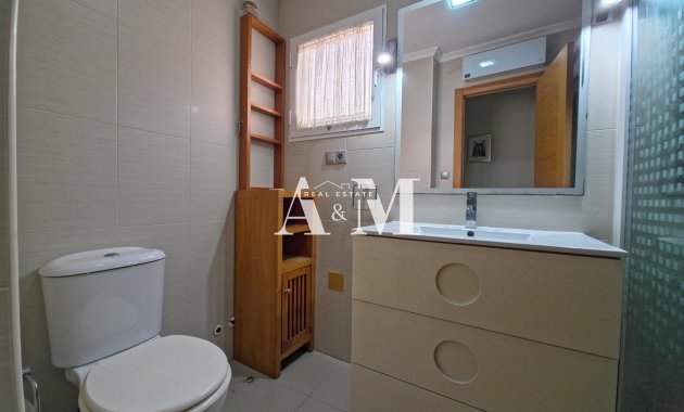 Alquiler a largo plazo - Ático - Torrevieja - Playa del Cura