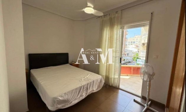 Alquiler a largo plazo - Apartamento / piso - Torrevieja - Centro