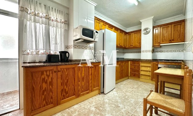 Alquiler a largo plazo - Apartamento / piso - Torrevieja - Playa de los Locos