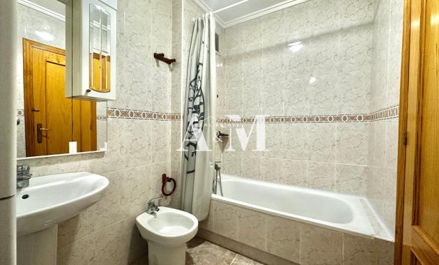 Alquiler a largo plazo - Apartamento / piso - Torrevieja - Playa de los Locos