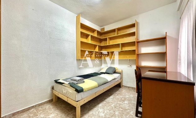 Alquiler a largo plazo - Apartamento / piso - Torrevieja - Playa de los Locos