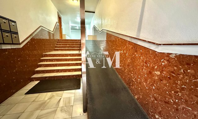 Alquiler a largo plazo - Apartamento / piso - Torrevieja - Playa de los Locos