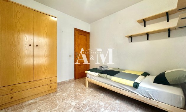 Alquiler a largo plazo - Apartamento / piso - Torrevieja - Playa de los Locos