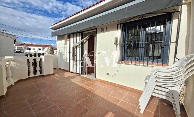 Alquiler a largo plazo - Bungalow - Torrevieja - Nueva Torrevieja - Aguas Nuevas