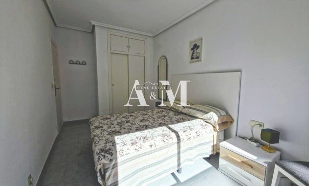 Alquiler a largo plazo - Apartamento / piso - Torrevieja - Playa del Cura