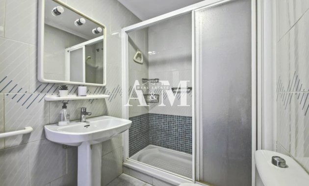 Alquiler a largo plazo - Apartamento / piso - Torrevieja - Playa del Cura