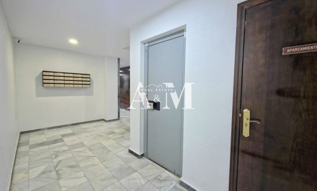 Alquiler a largo plazo - Apartamento / piso - Torrevieja - Playa del Cura