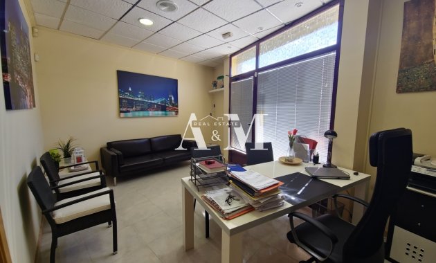 Location à long terme - Commercial - Orihuela