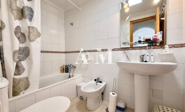 Alquiler a largo plazo - Bungalow - Orihuela Costa - La Florida