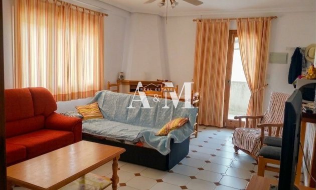 Alquiler a largo plazo - Apartamento / piso - La Mata