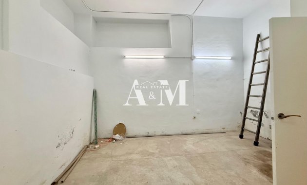 Alquiler a largo plazo - Comercial - Torrevieja - Centro