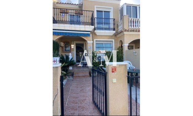 Location à long terme - Maison de ville - Torrevieja - Nueva Torrevieja - Aguas Nuevas