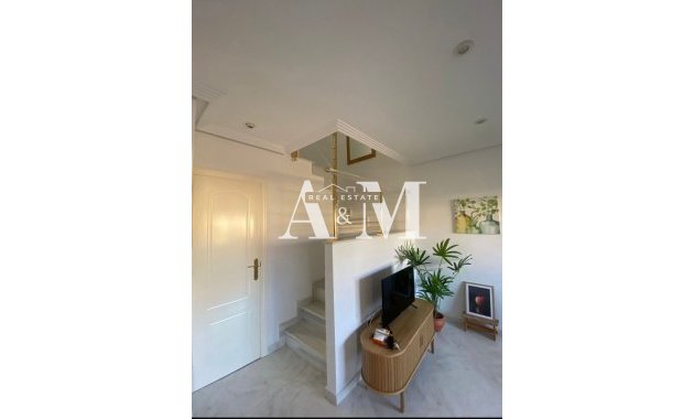 Location à long terme - Maison de ville - Torrevieja - Nueva Torrevieja - Aguas Nuevas