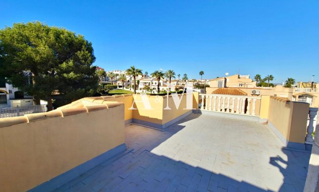 Alquiler a largo plazo - Chalet - Torrevieja - Torrelamata - La Mata