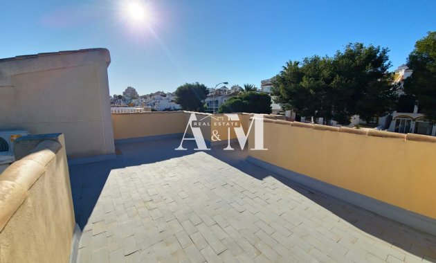 Alquiler a largo plazo - Chalet - Torrevieja - Torrelamata - La Mata