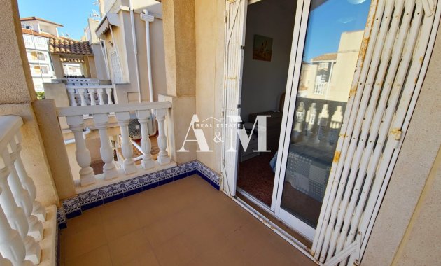 Alquiler a largo plazo - Chalet - Torrevieja - Torrelamata - La Mata