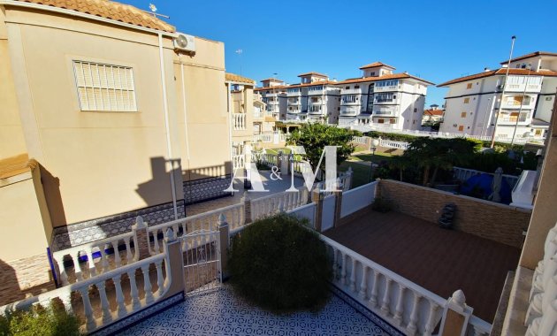 Alquiler a largo plazo - Chalet - Torrevieja - Torrelamata - La Mata