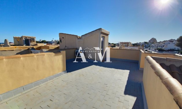 Alquiler a largo plazo - Chalet - Torrevieja - Torrelamata - La Mata