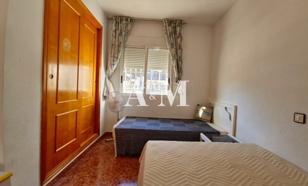 Alquiler a largo plazo - Chalet - Torrevieja - Torrelamata - La Mata