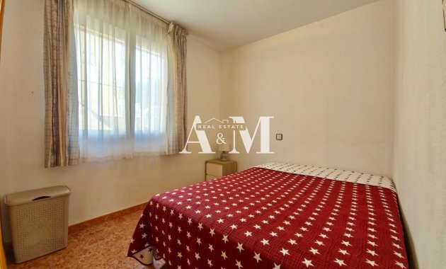 Alquiler a largo plazo - Chalet - Torrevieja - Torrelamata - La Mata