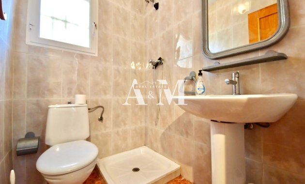 Alquiler a largo plazo - Chalet - Torrevieja - Torrelamata - La Mata