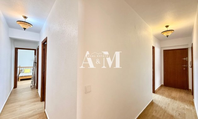 Alquiler a largo plazo - Apartamento / piso - Torrevieja - El Acequión - Los Náufragos