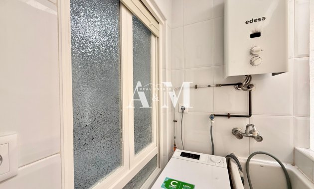 Alquiler a largo plazo - Apartamento / piso - Torrevieja - El Acequión - Los Náufragos