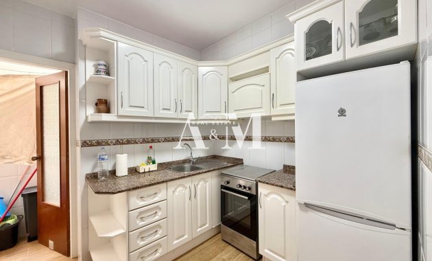 Alquiler a largo plazo - Apartamento / piso - Torrevieja - El Acequión - Los Náufragos