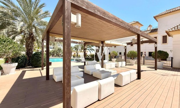 Alquiler a largo plazo - Ático - Guardamar del Segura - Urbanizaciones