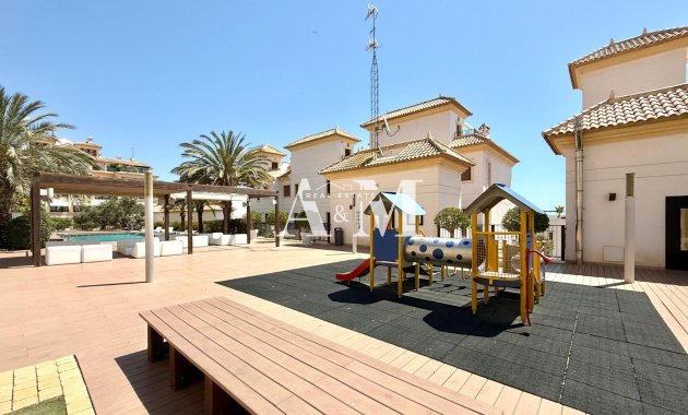 Alquiler a largo plazo - Ático - Guardamar del Segura - Urbanizaciones