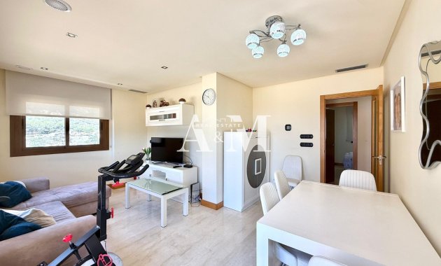 Alquiler a largo plazo - Ático - Guardamar del Segura - Urbanizaciones