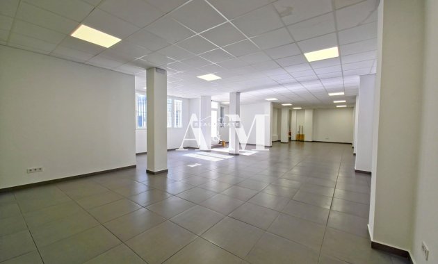Resale - Commercial - Torrevieja - Centro