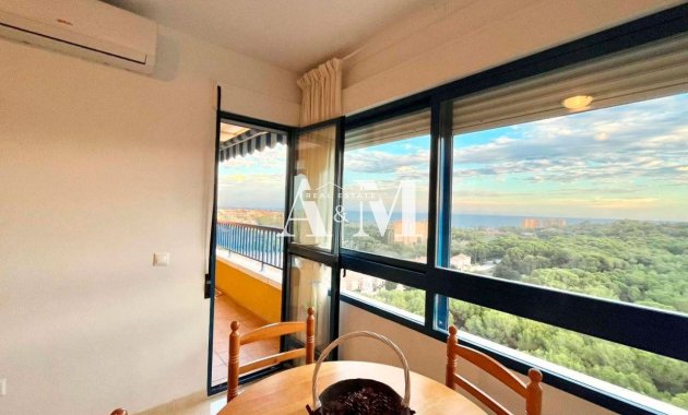 Alquiler a largo plazo - Apartamento / piso - Dehesa de Campoamor