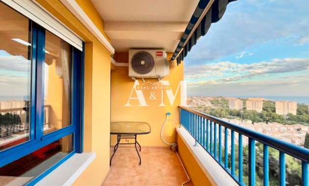 Alquiler a largo plazo - Apartamento / piso - Dehesa de Campoamor