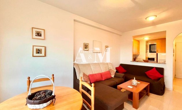 Alquiler a largo plazo - Apartamento / piso - Dehesa de Campoamor
