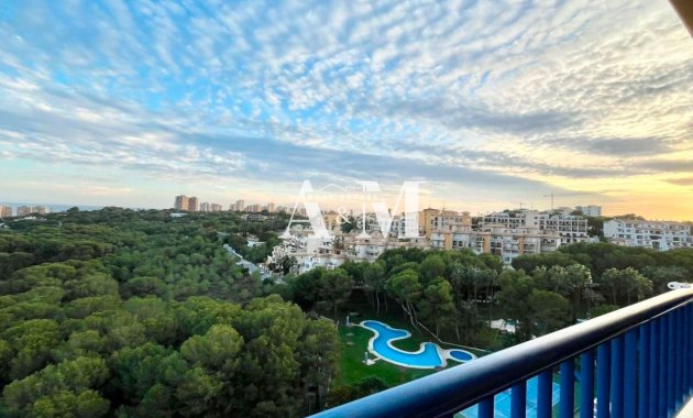 Alquiler a largo plazo - Apartamento / piso - Dehesa de Campoamor