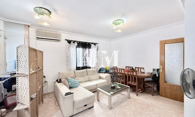 Resale - Apartment / flat - Torrevieja - Playa del Cura