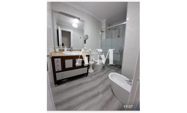 Alquiler a largo plazo - Apartamento / piso - Torrevieja - Playa del Cura