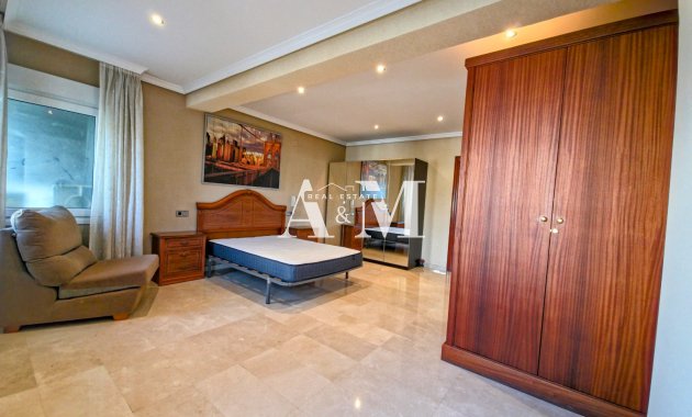 Long Term Rental - Apartment / flat - Torrevieja - Centro