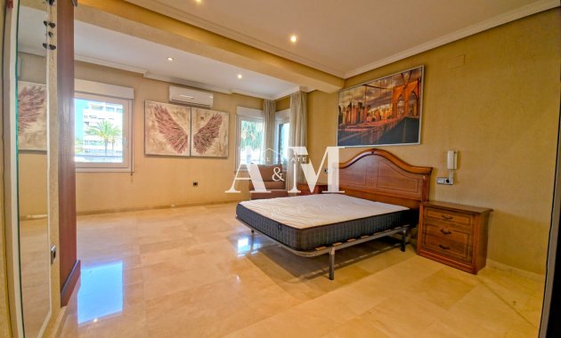 Long Term Rental - Apartment / flat - Torrevieja - Centro