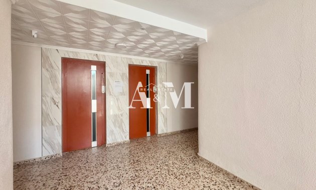 Alquiler a largo plazo - Apartamento / piso - Punta Prima