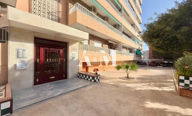 Alquiler a largo plazo - Apartamento / piso - Punta Prima