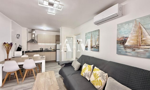 Alquiler a largo plazo - Apartamento / piso - Punta Prima