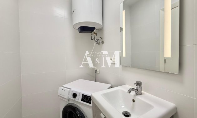 Alquiler a largo plazo - Apartamento / piso - Punta Prima