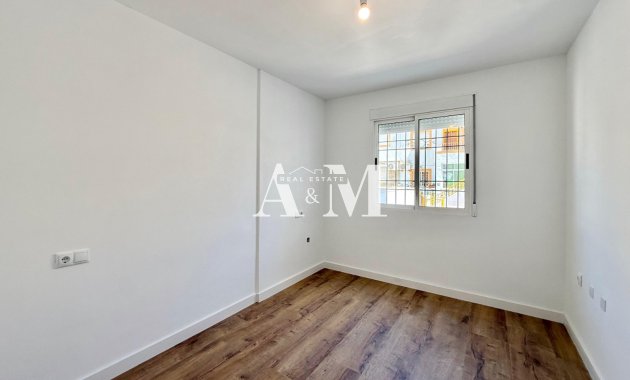 Resale - Bungalow - Torrevieja - Parque de las Naciones