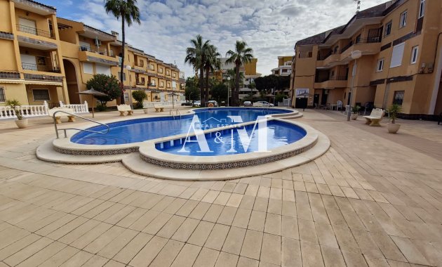 Alquiler a largo plazo - Apartamento / piso - Punta Prima
