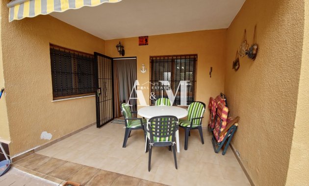 Alquiler a largo plazo - Apartamento / piso - Punta Prima