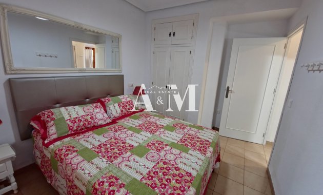 Alquiler a largo plazo - Apartamento / piso - Punta Prima